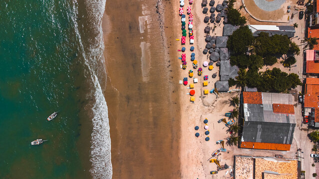 Praia Para&iacute;so Tropical Dunas Mar Cumbuco Cear&aacute; Nordeste Brasil Vila Pescadores Pitoresco Paisagem C&ecirc;nica Vento Energia E&oacute;lica 