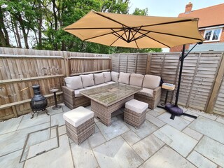 rattan garden furniture table and chairs