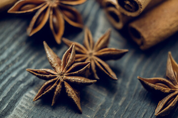 Anise star and cinnamon sticks.