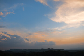 Fototapeta na wymiar sky and clouds at sunset