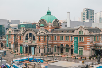 Fototapeta na wymiar 서울역의 오래된 건물