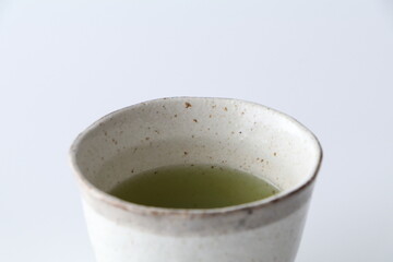 美味しそうな日本のお茶・緑茶（シンプル白背景）