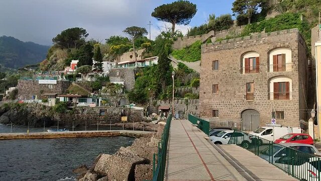 Ischia - Panoramica del Piazzale delle Alghe all'alba