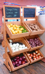 アメリカのスーパー内にある野菜棚