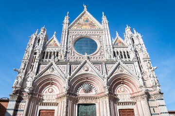 Fototapeta na wymiar outdoor views of siena cathedral