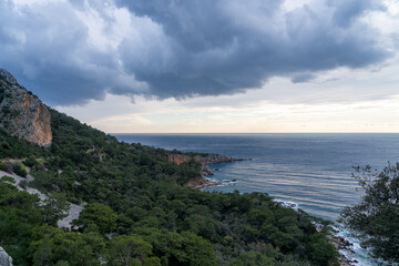 Fototapeta na wymiar View of the sea and cliff