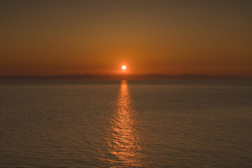 夕陽と海