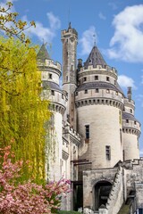 Pierrefonds. Entrée principale du château sous ciel menaçant. Oise. Picardie. Hauts-de-France	