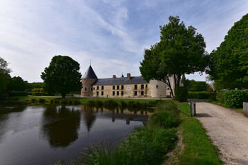 Fototapeta na wymiar Frankreich - Chilleurs-aux-Bois - Château de Chamerolles