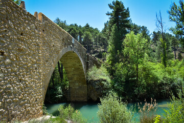 Fototapeta na wymiar Río en Cuenca