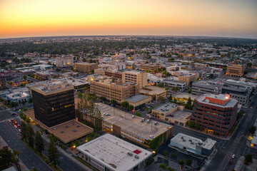 Aerial View of Downtown Bakersfield, California Skyline - obrazy, fototapety, plakaty