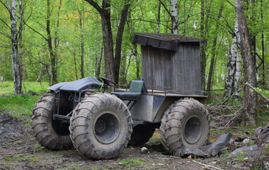 Fototapeta na wymiar Homemade all-terrain vehicle with large wheels