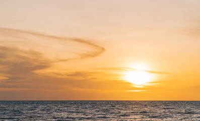 Obraz premium sunset over the sea