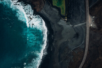 Drohenaufnahme von Playa Montana Bermeja auf Lanzarote 1