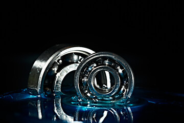 Ball bearing. Lubricating oil.