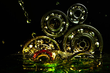 Ball bearing. Lubricating oil.
