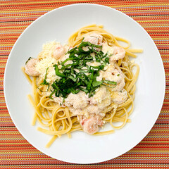 Garnelen auf Linguine mit Bärlauch