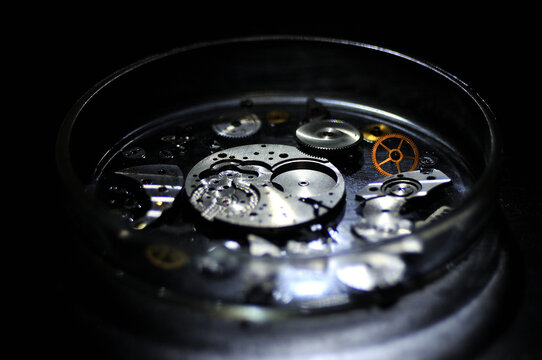 clok mechanism 