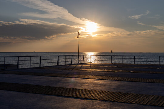 Triest, Strandbad Ausonia bei Sonnenuntergang, Italien
