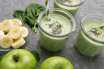 Spinach and green apple smoothie. Healthy eating with spinach detox drink