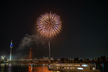 Feuerwerk - Nacht - Düsseldorf