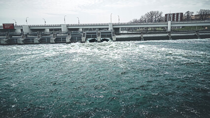 Open dams on the fox river in the srping