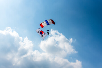 특수부대원의 고공 낙하