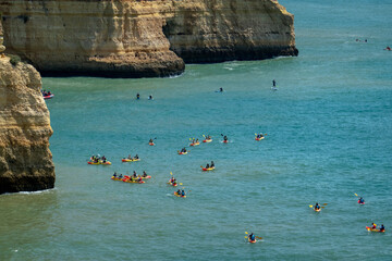 Group of people doing kayak © Mauro Rodrigues