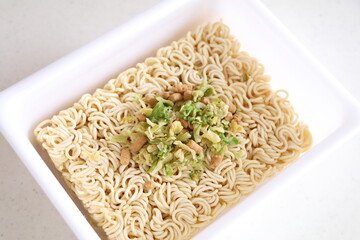 美味しそうなインスタント焼きそばヌードル