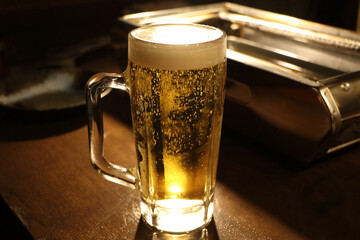 美味しそうな生ビール中ジョッキ