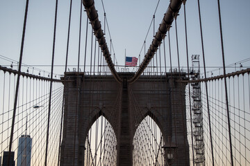 Fototapeta premium Walking between Brooklyn and Manhattan via the Brooklyn Bridge, which offers sweeping views of Manhattan and Brooklyn and is one of my favorite places to see the city.