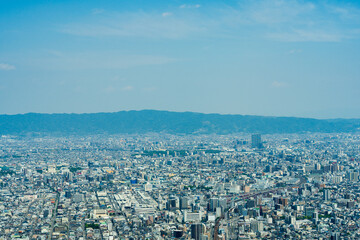 高層ビルの展望台から見る大阪の景色