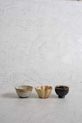 色々な食器、陶器、ガラス、白背景