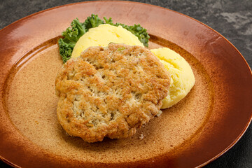 Chicken cutlet with mashed potato
