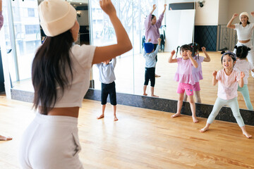 小さな子供たちのダンススクール