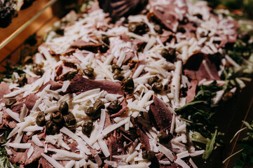 Słone przekąski na imprezie okolicznościowej