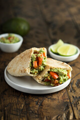 Pita bread sandwich with guacamole