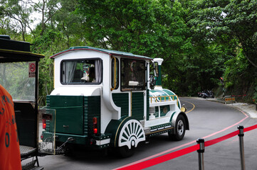 Fototapeta na wymiar zoo, european style, garden buggy, vehicle