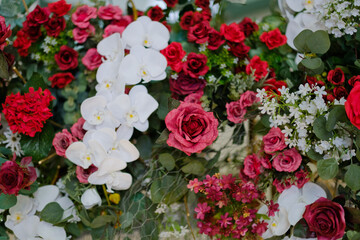 Obraz na płótnie Canvas wedding flower backdrop background, colorful background, fresh rose, bunch of flower 