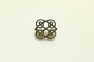 Celtic knot design silver tone brooch pin vintage costume jewelry fashion accessory