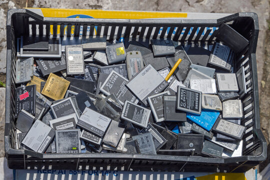 Mobile Phone Batteries Recycling