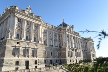 Fototapeta na wymiar Catedrak de Madrid, arquitectura madrid, ciudad de madrid