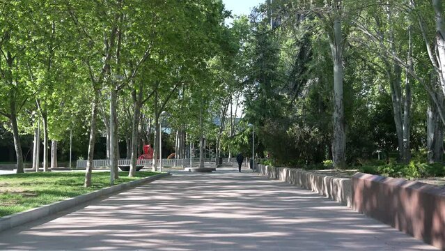 Jard&iacute;n de la Plaza de Azca Madrid (Paseo de la Castellana) 