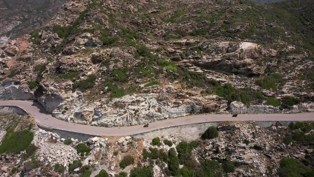 deux motos sur une route sinueuse du Cap Corse - Haute-Corse