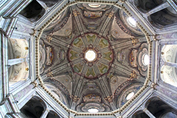 interno della cuopola della chiesa di Santa Maria di Canepanova a Pavia