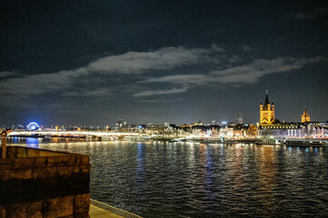 Fototapeta na wymiar Köln am Rhein