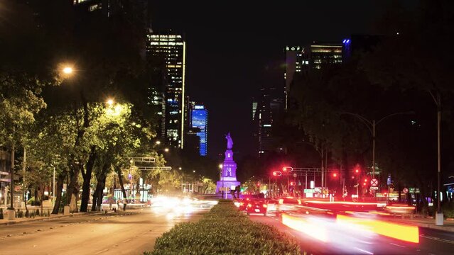 Hyperlapse del Monumento a Cuitlahuac en la Avenida Paseo de la Reforma