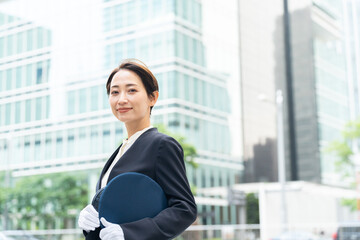 笑顔の女性ドライバー（運転手・タクシー・バス）