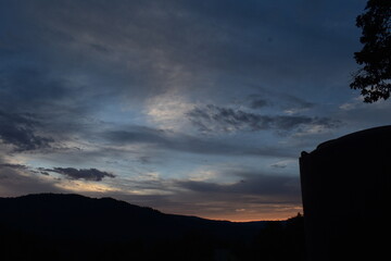 Siluetas en un amanecer