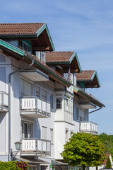 Modernes Wohngebäude, Prien, Chiemgau, Oberbayern, Bayern, Deutschland, Europa